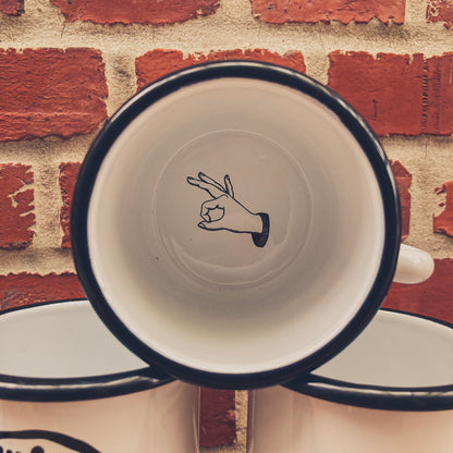 Black Hen Emaille-Tasse